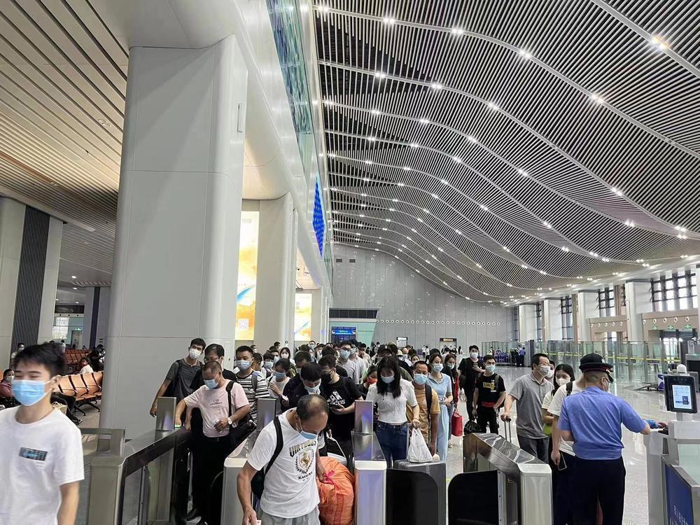 东莞火车站深圳北站包车接送